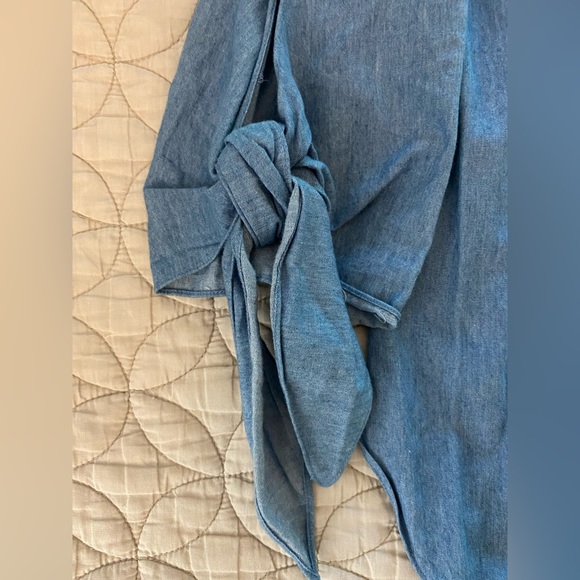 Club Monaco | Sophiya Blouse — Chambray | Size 2 - Picture 4 of 12